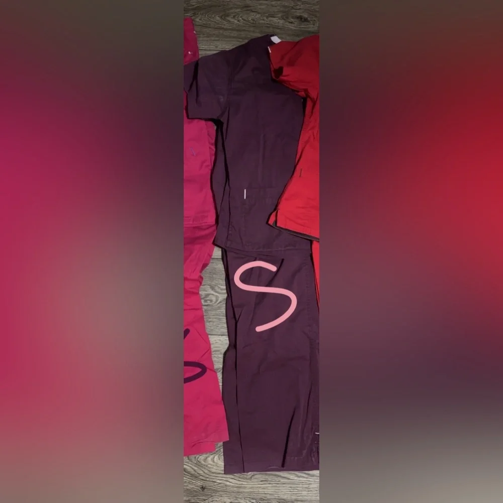 Scrub sets - Picture 3 of 4